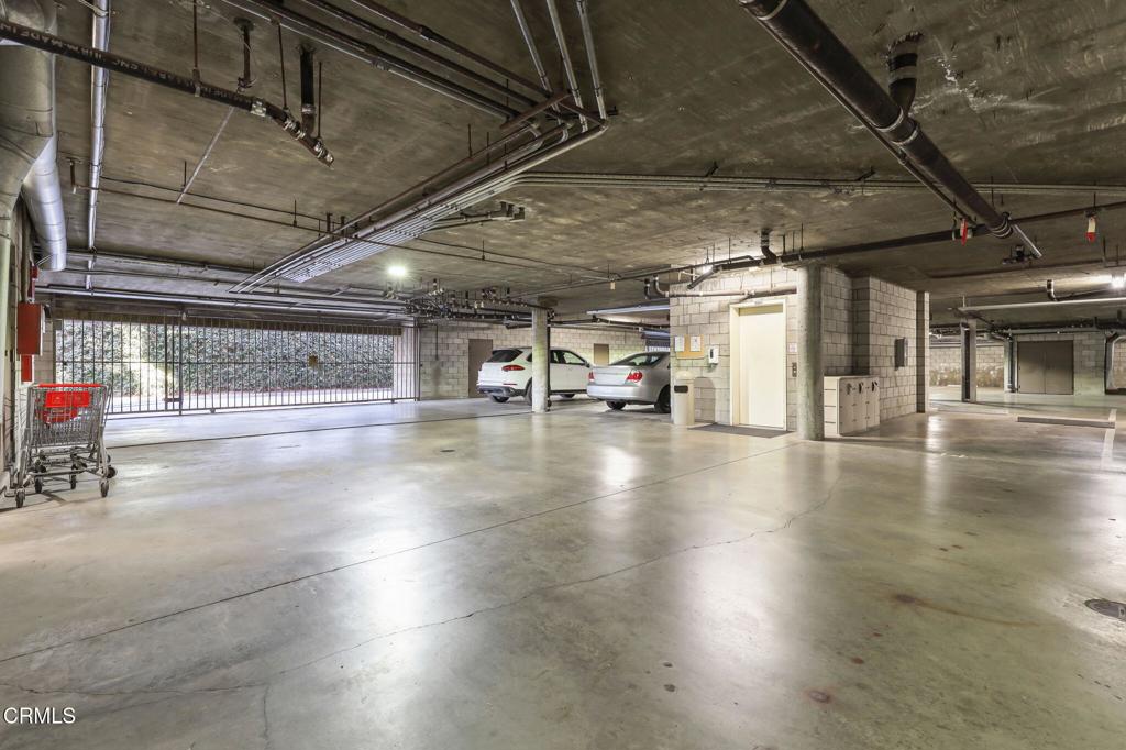 640 S Lake Avenue 105