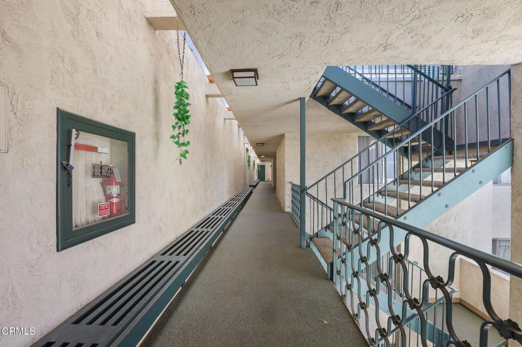 985 E California Boulevard 305