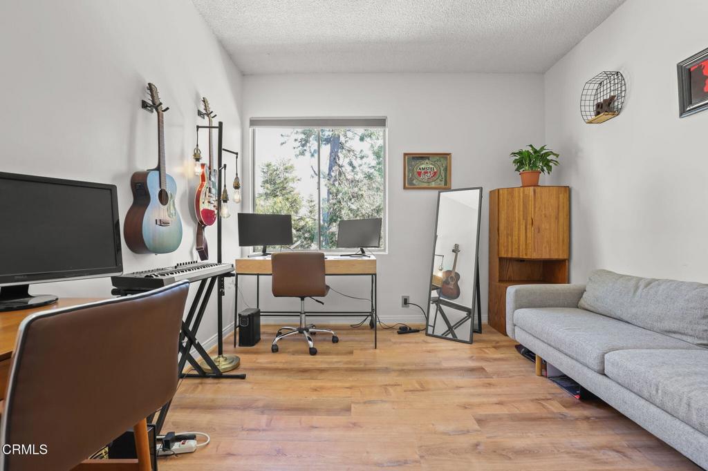 985 E California Boulevard 305