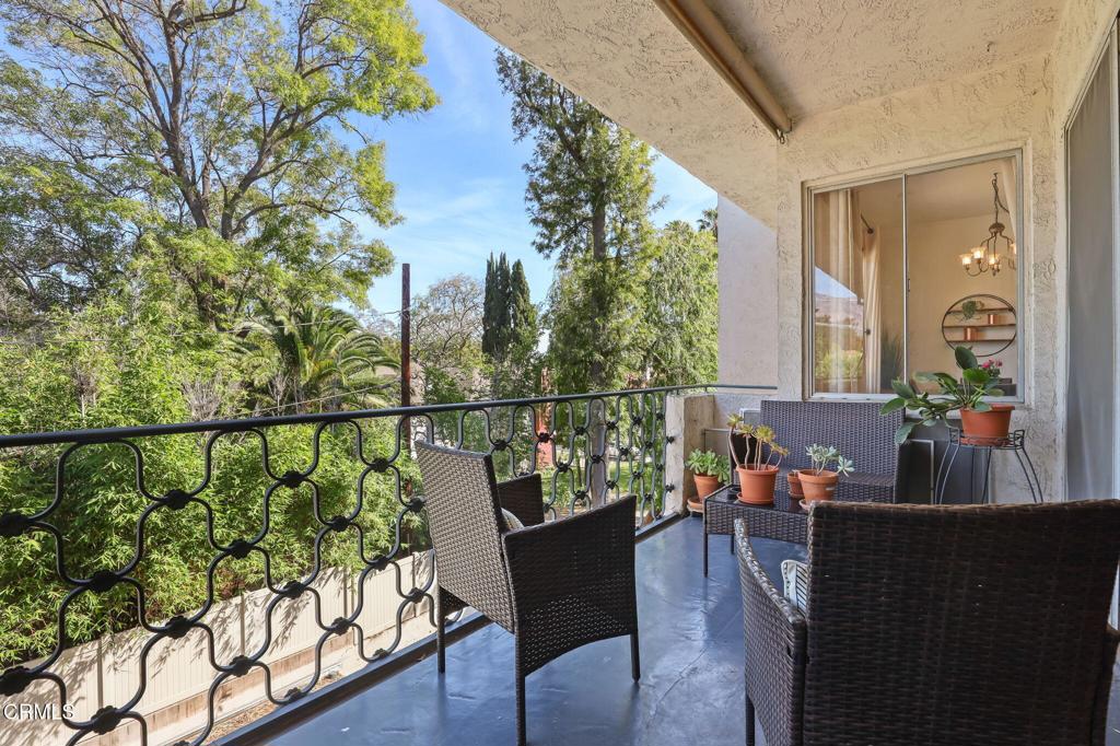 985 E California Boulevard 305