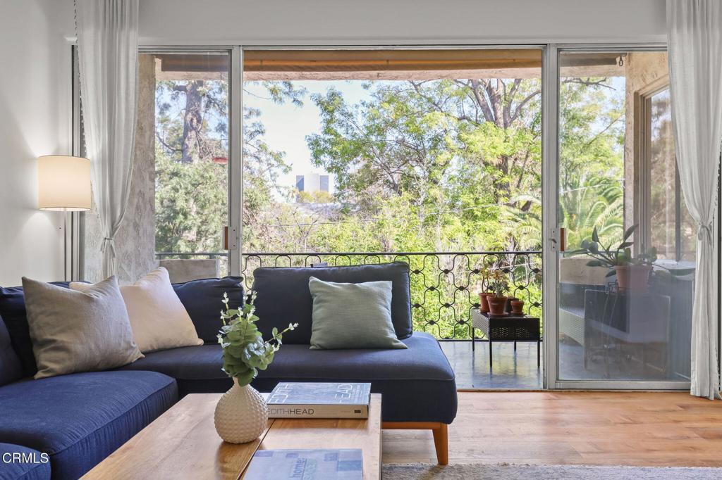 985 E California Boulevard 305