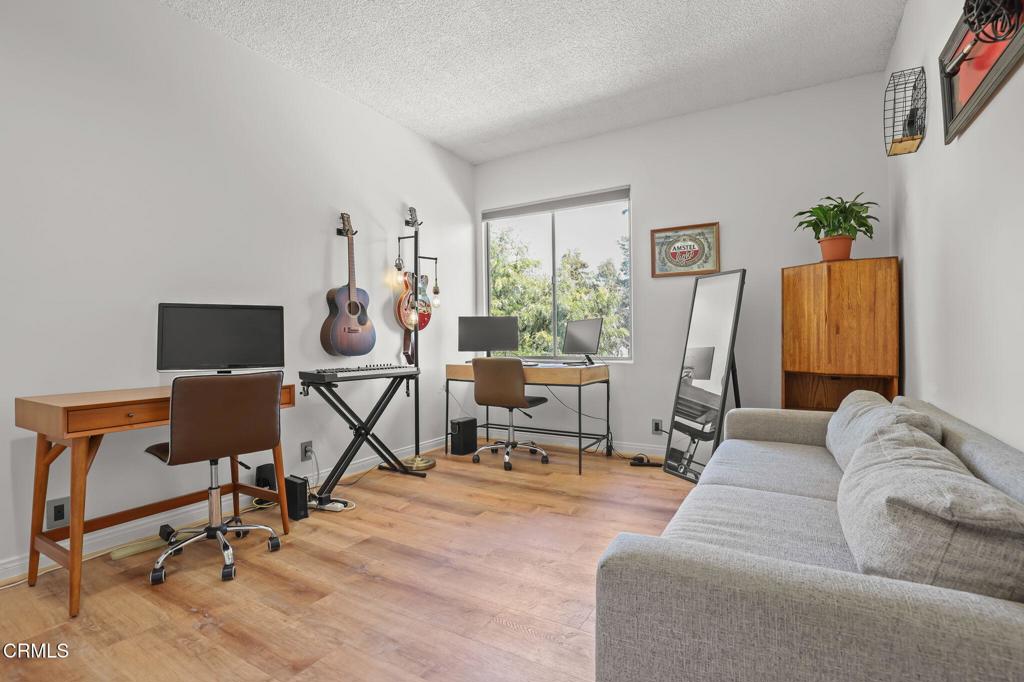 985 E California Boulevard 305