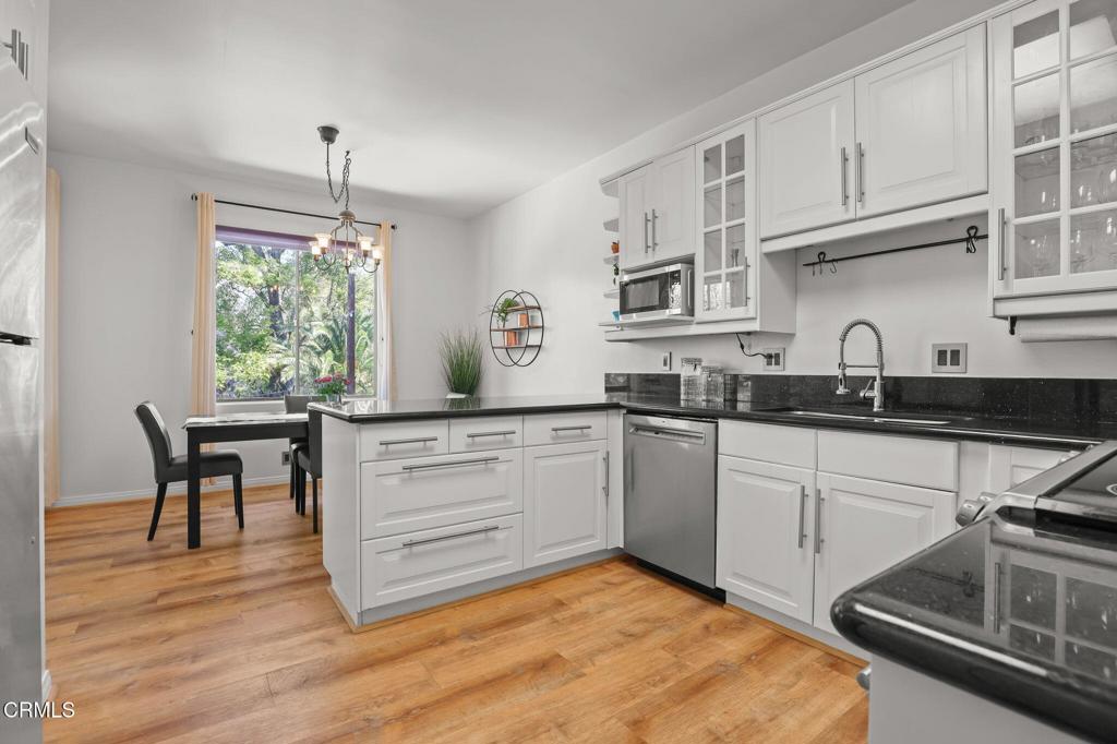 985 E California Boulevard 305