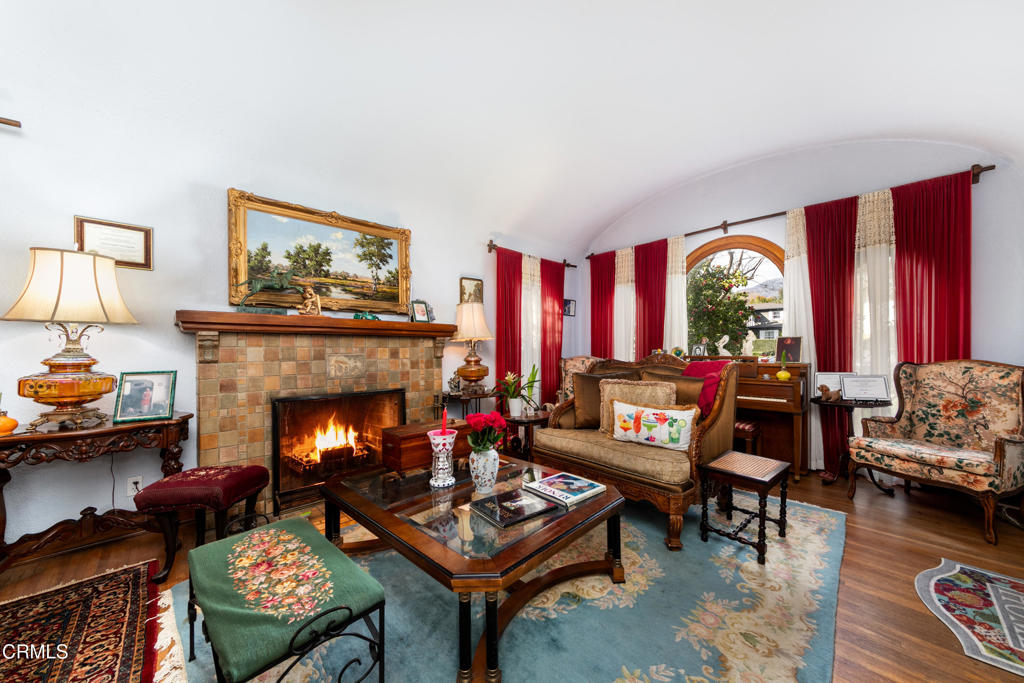 2270 E Orange Grove Boulevard