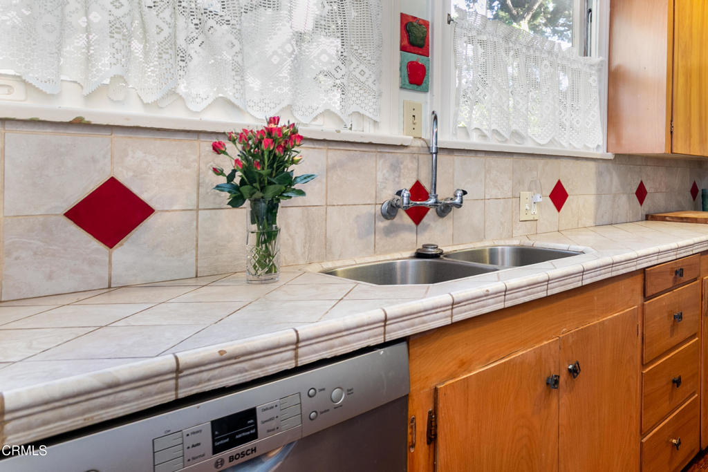 2270 E Orange Grove Boulevard