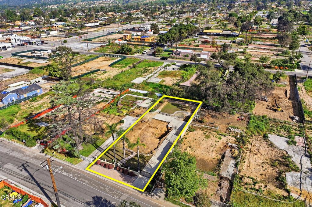 79 E Calaveras Street