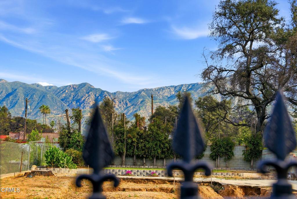 79 E Calaveras Street