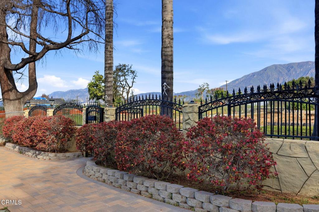 79 E Calaveras Street