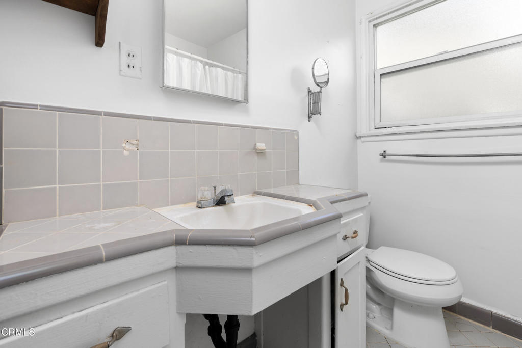 1141 E Cameron Avenue