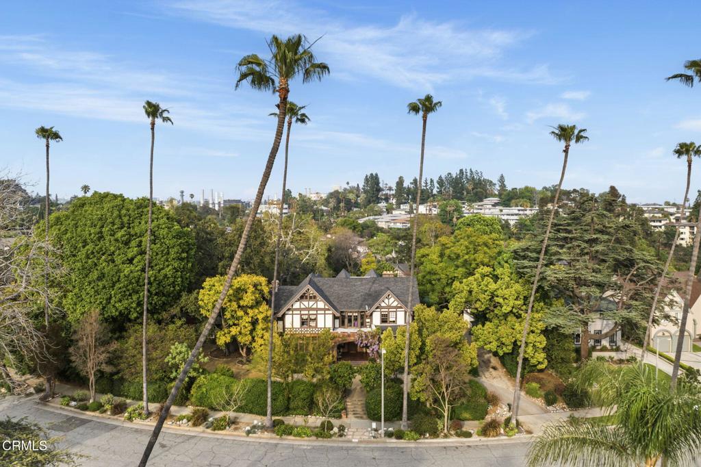 412 Oaklawn Avenue