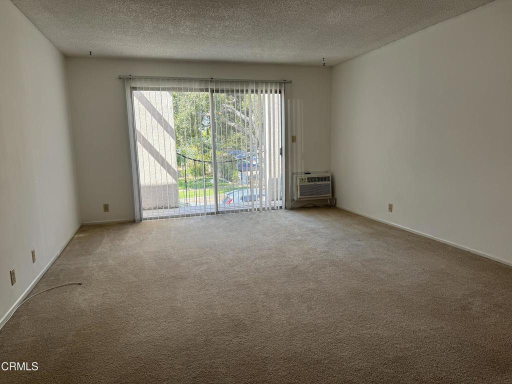 48 S Oak Avenue 3