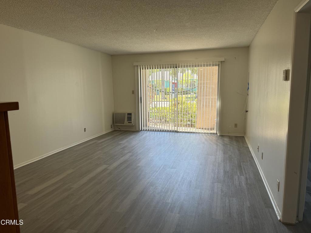 48 S Oak Avenue 1