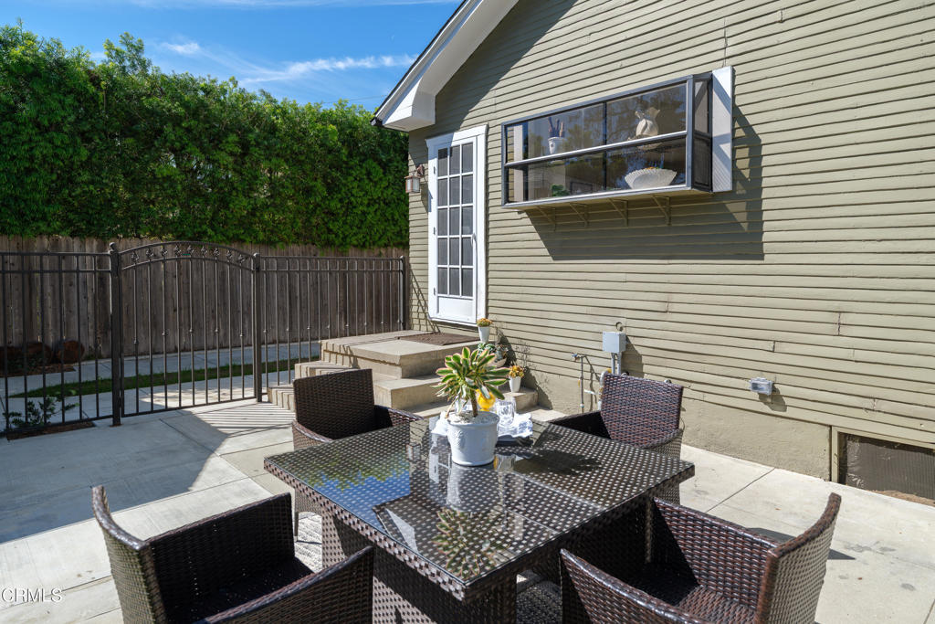 930 N Catalina Avenue