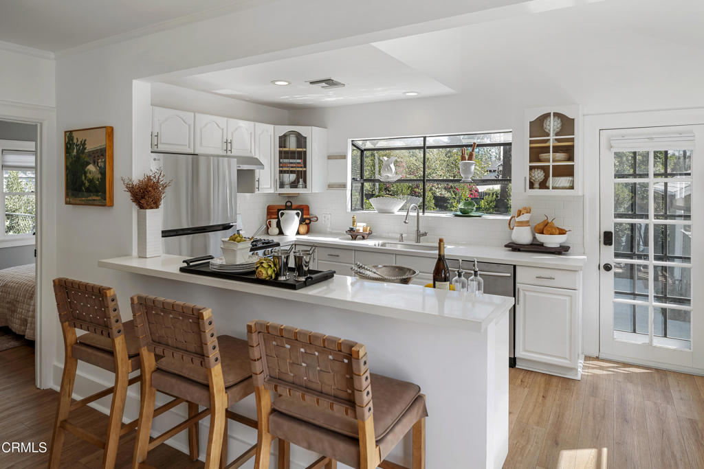 930 N Catalina Avenue