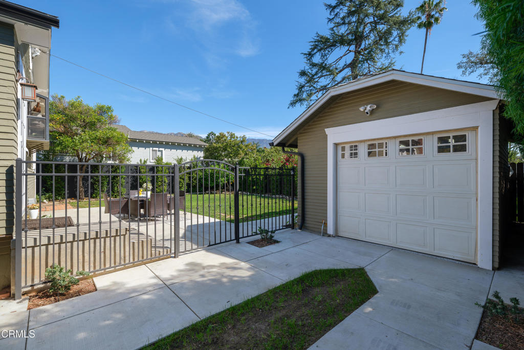 930 N Catalina Avenue