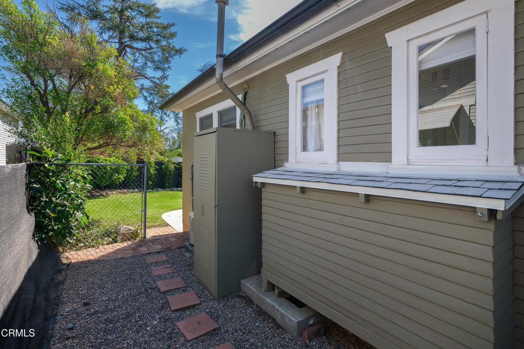 930 N Catalina Avenue