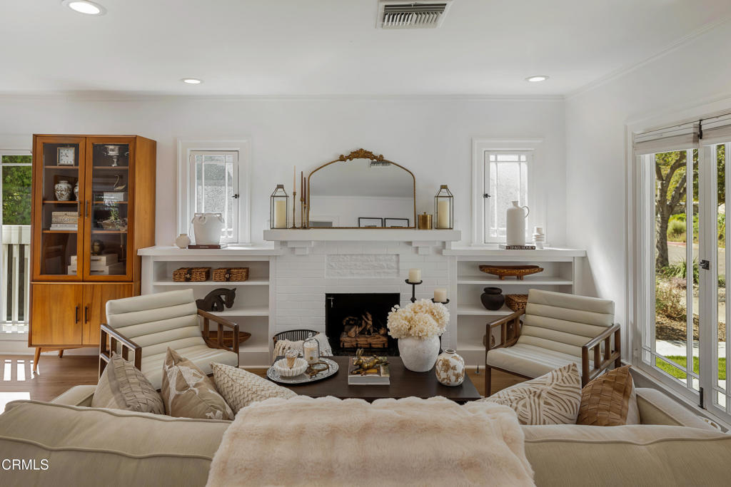 930 N Catalina Avenue