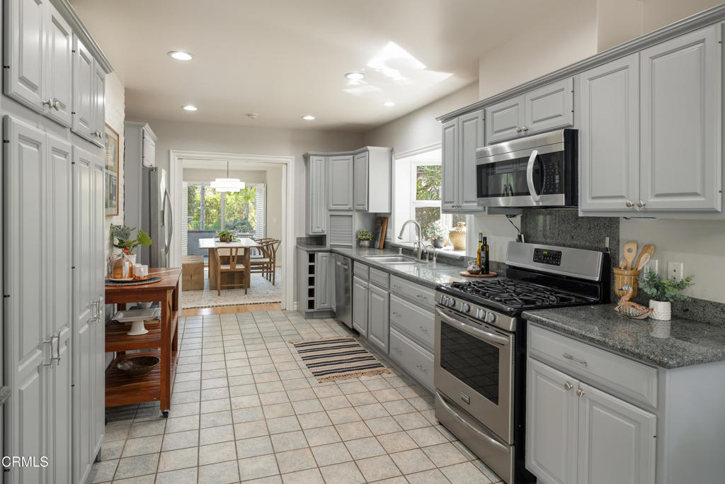 1525 Oak Meadow Lane