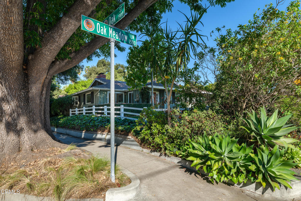 1525 Oak Meadow Lane