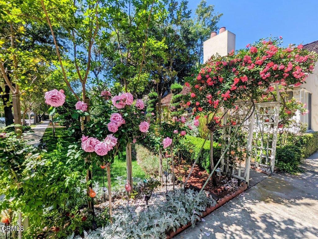 2156 El Molino Place