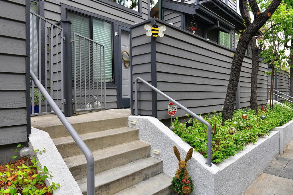 279 E Glenarm Street 10