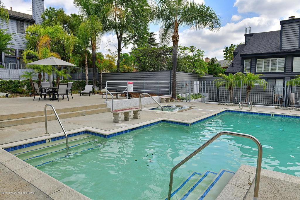 279 E Glenarm Street 10