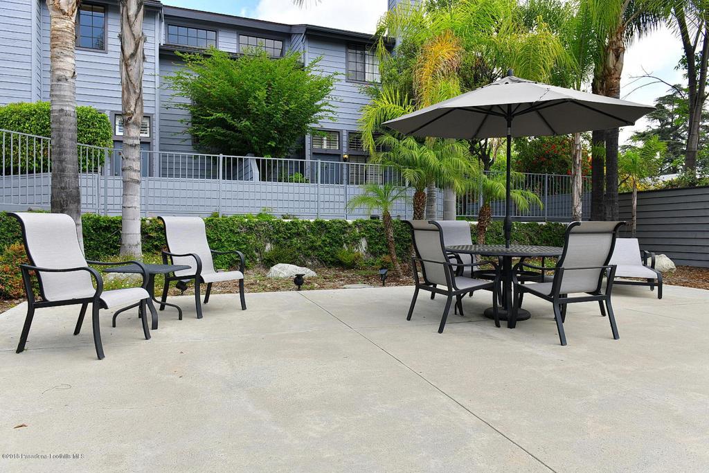 279 E Glenarm Street 10