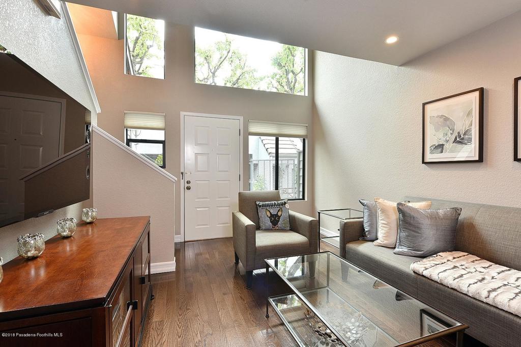 279 E Glenarm Street 10