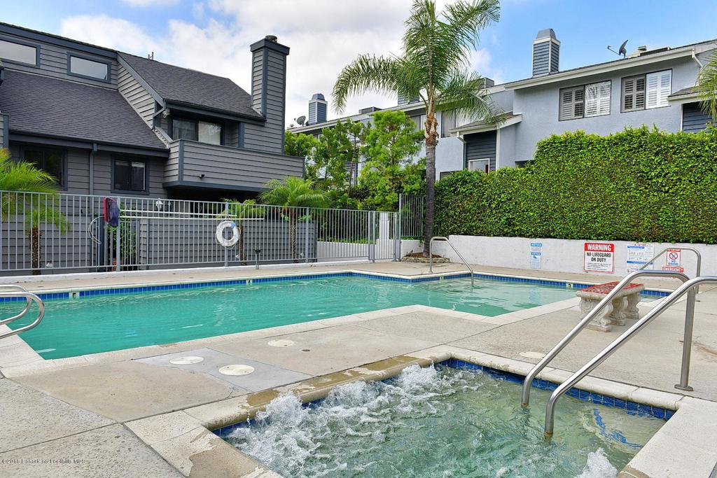 279 E Glenarm Street 10