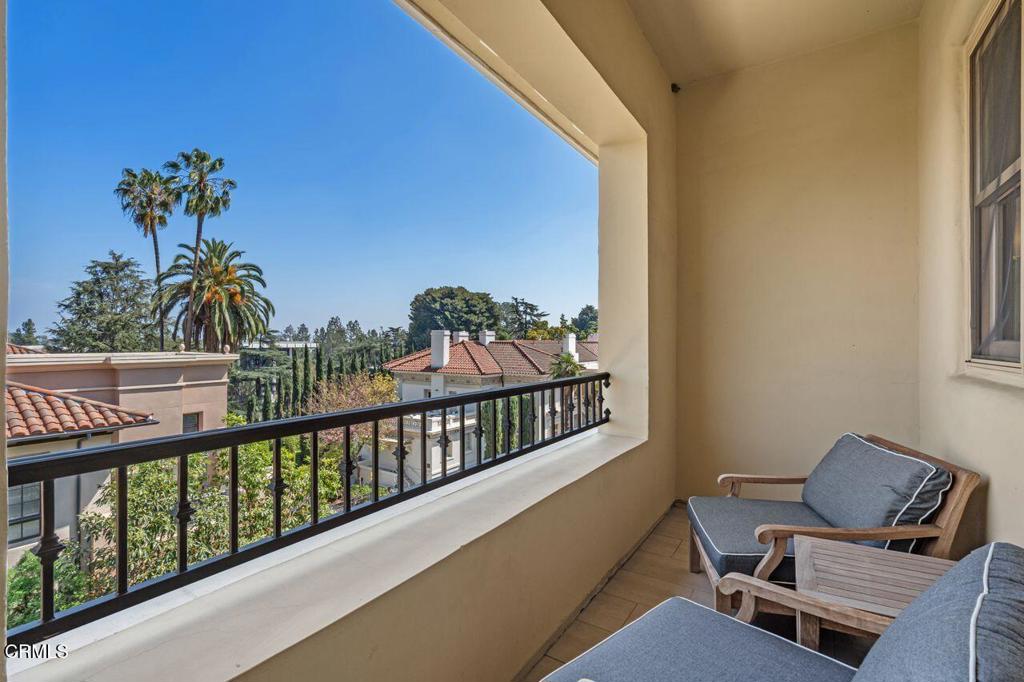 100 S Orange Grove Boulevard 302