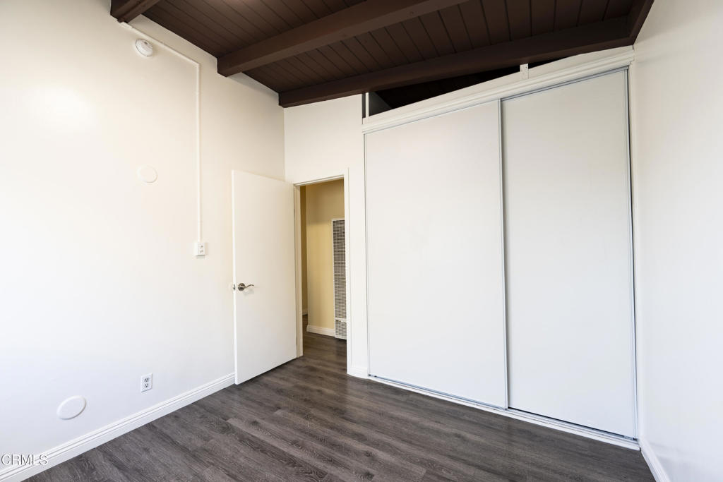 3620 S Budlong Avenue