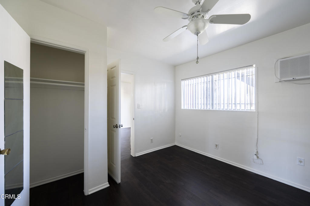 3620 S Budlong Avenue