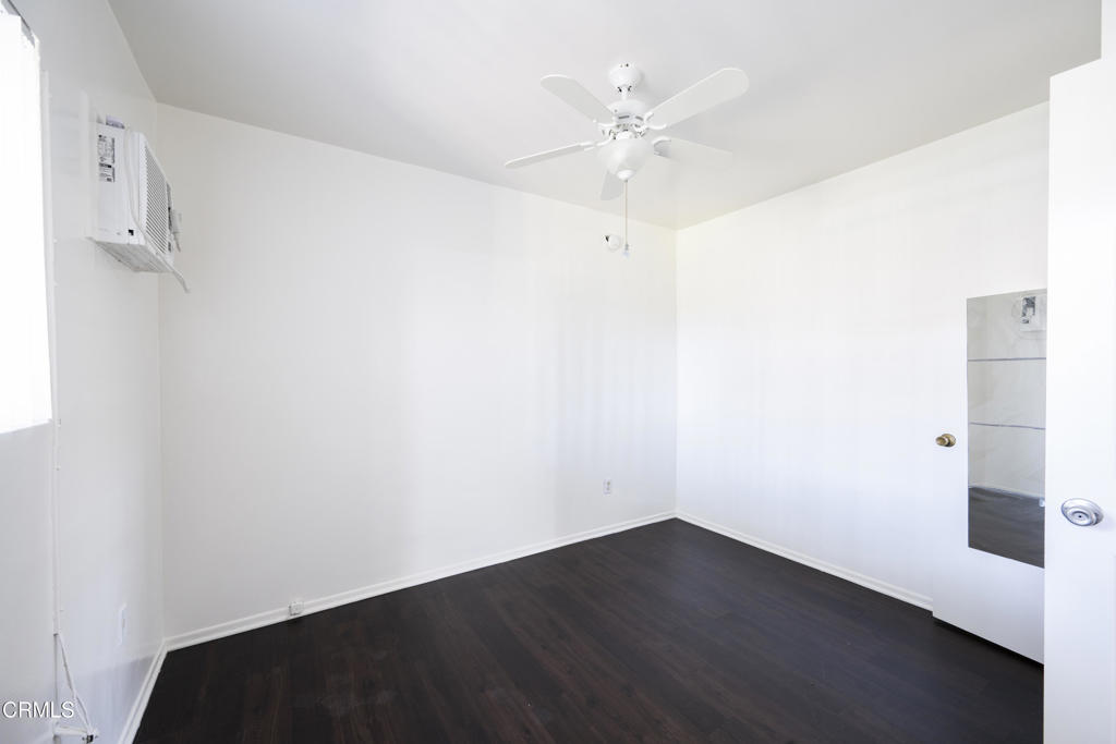 3620 S Budlong Avenue