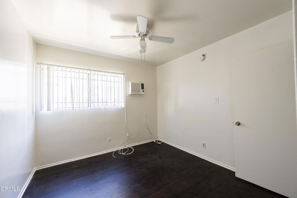 3620 S Budlong Avenue