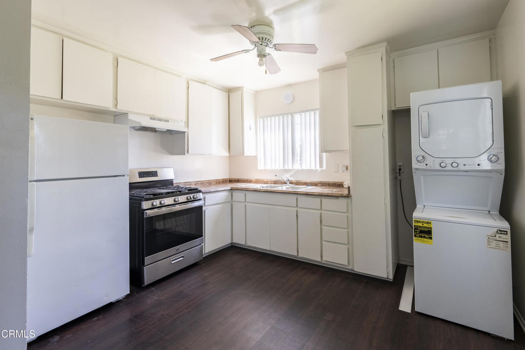 3620 S Budlong Avenue