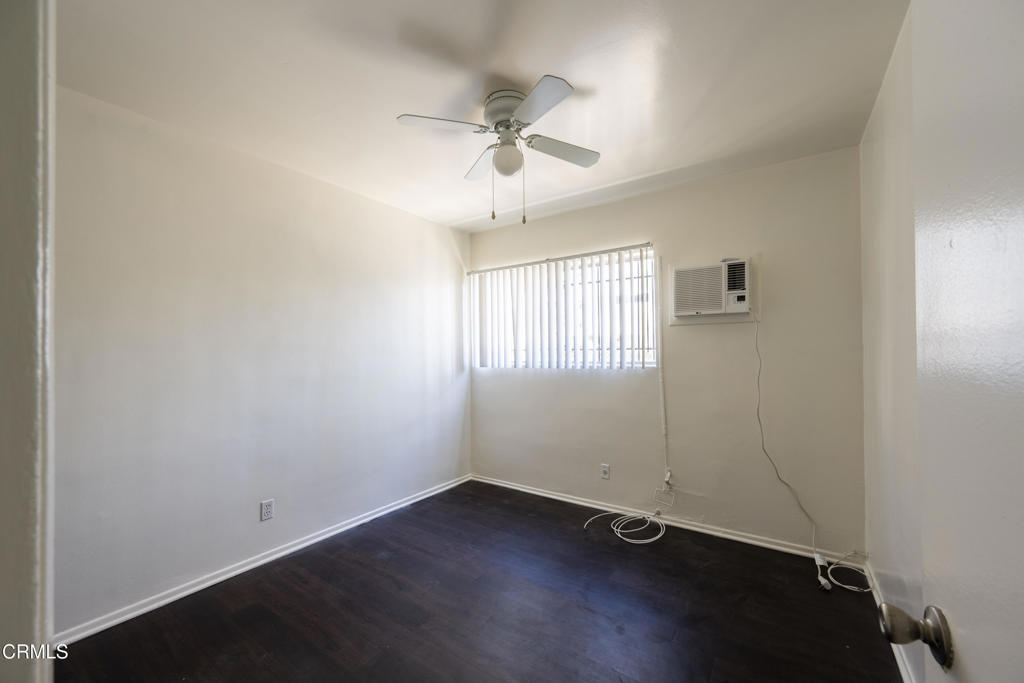 3620 S Budlong Avenue