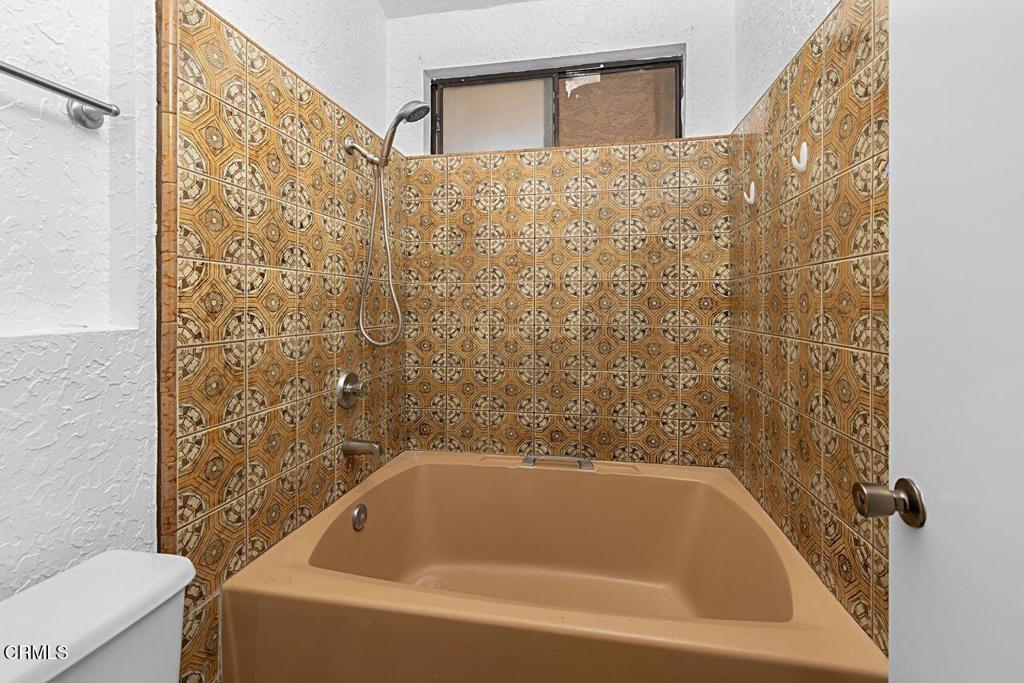 697 E California Boulevard 6