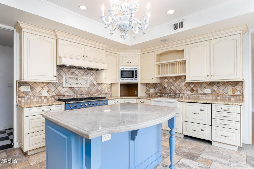 380 S Orange Grove Boulevard 12