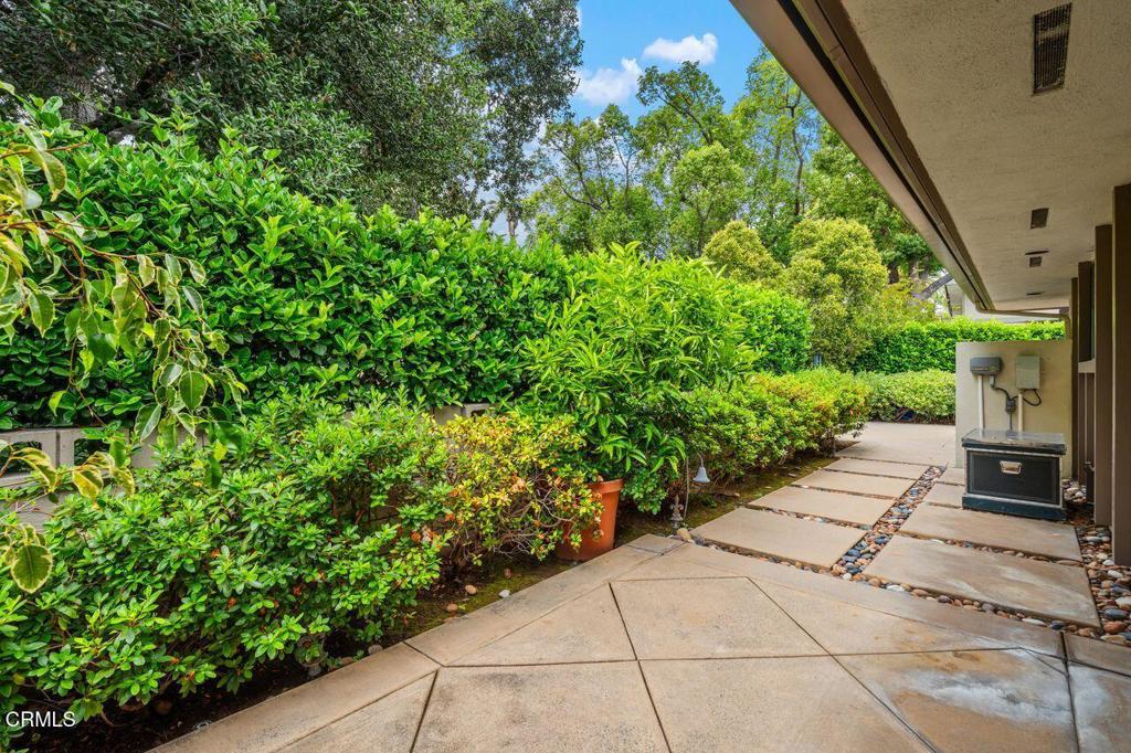 1040 S Orange Grove 1