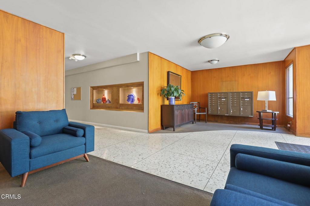 395 S Oakland Avenue 104