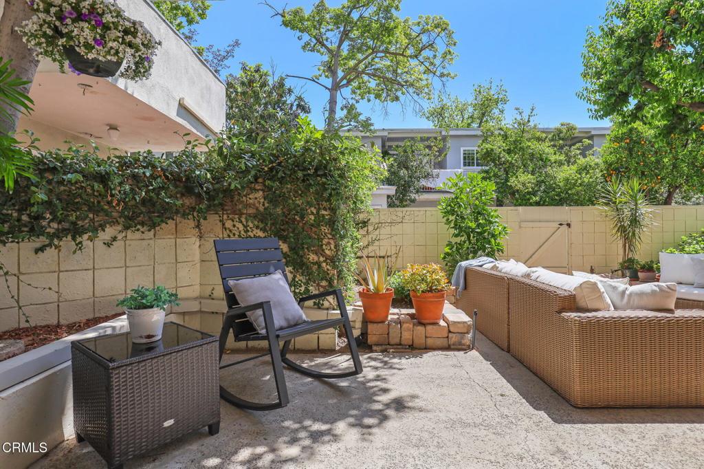 395 S Oakland Avenue 104