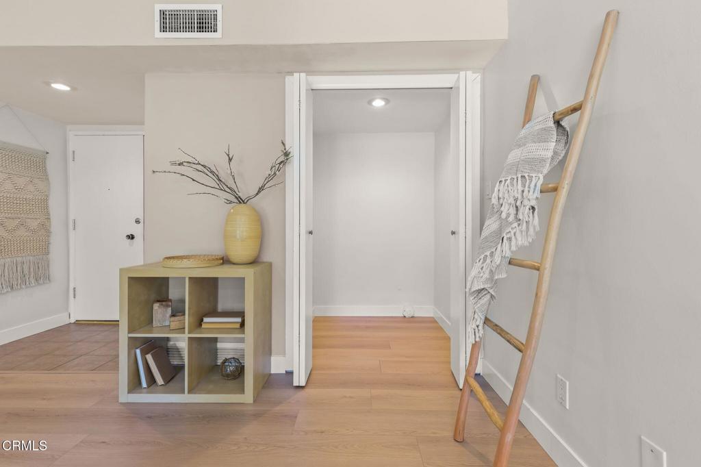 395 S Oakland Avenue 104