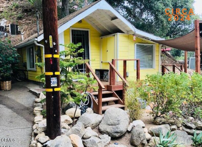 586 Los Rocas Drive