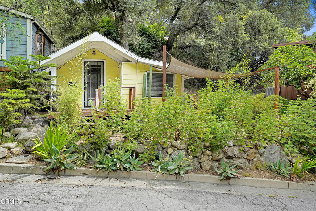 586 Los Rocas Drive