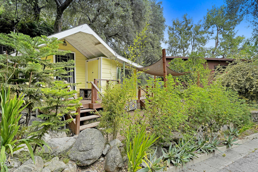 586 Los Rocas Drive