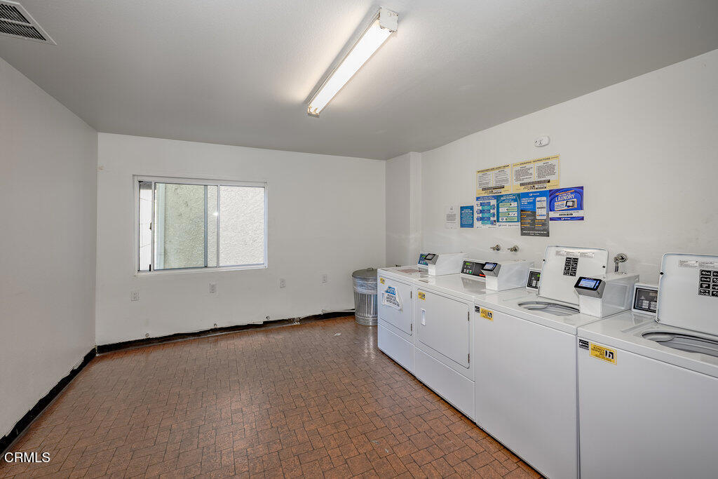 5460 White Oak Avenue E125