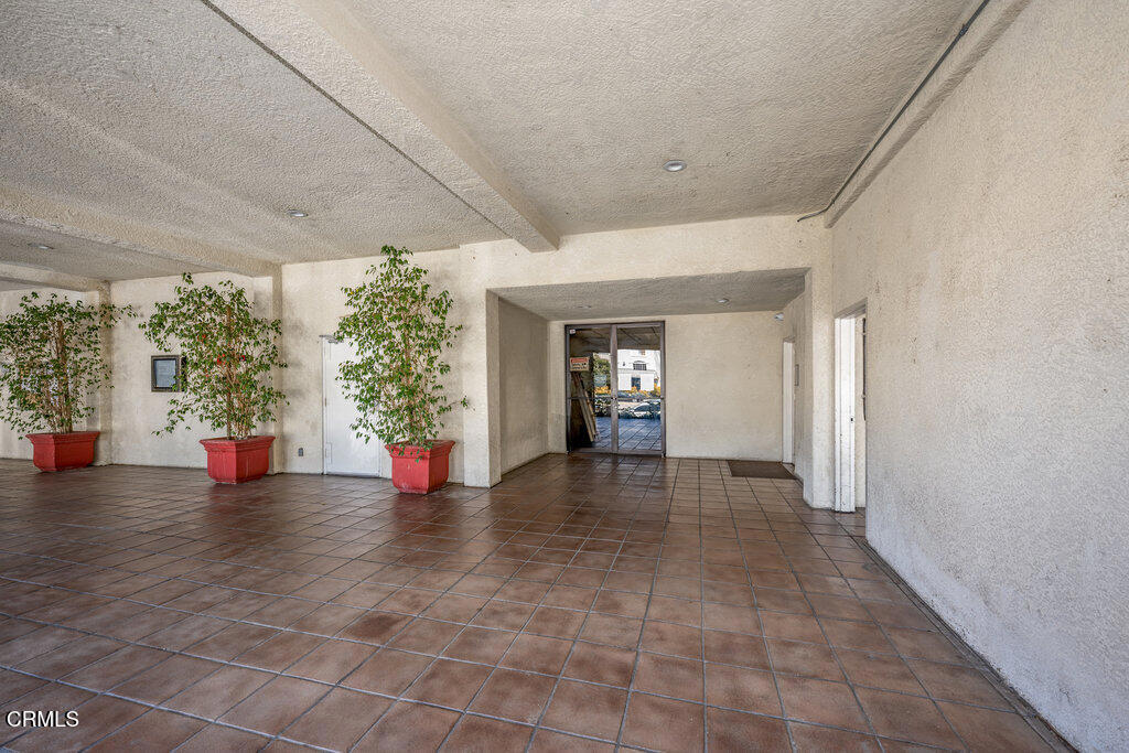 5460 White Oak Avenue E125