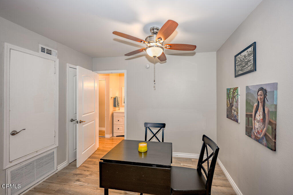 5460 White Oak Avenue E125