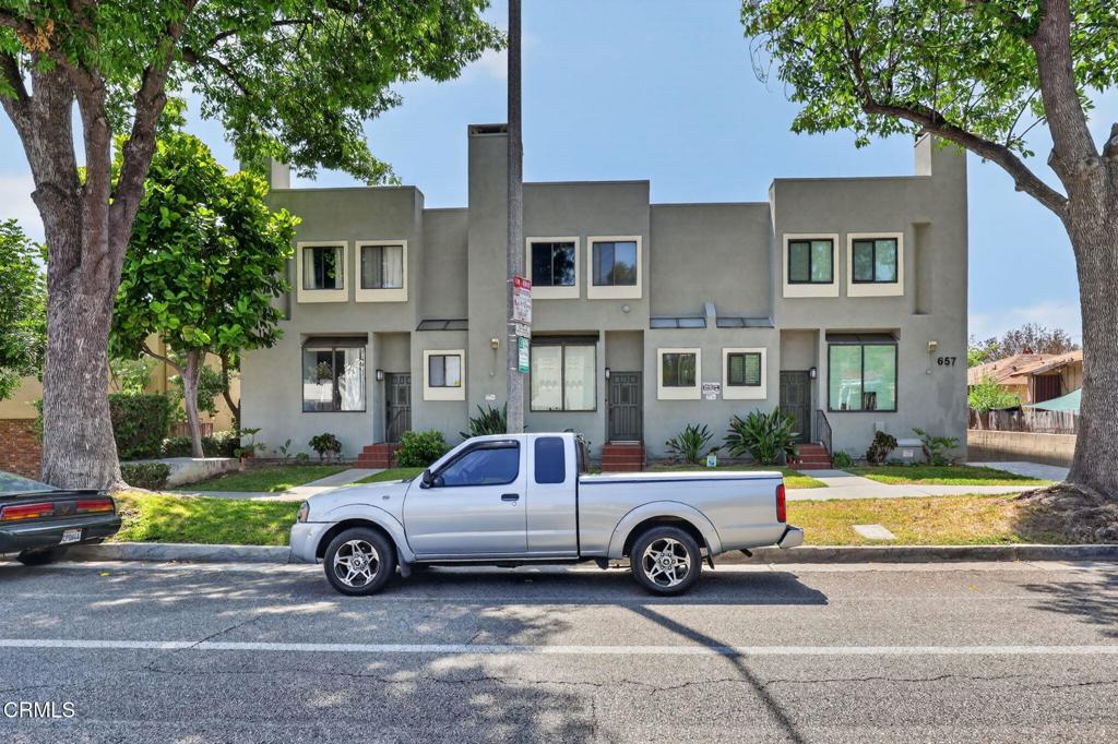657 S Marengo Avenue 4