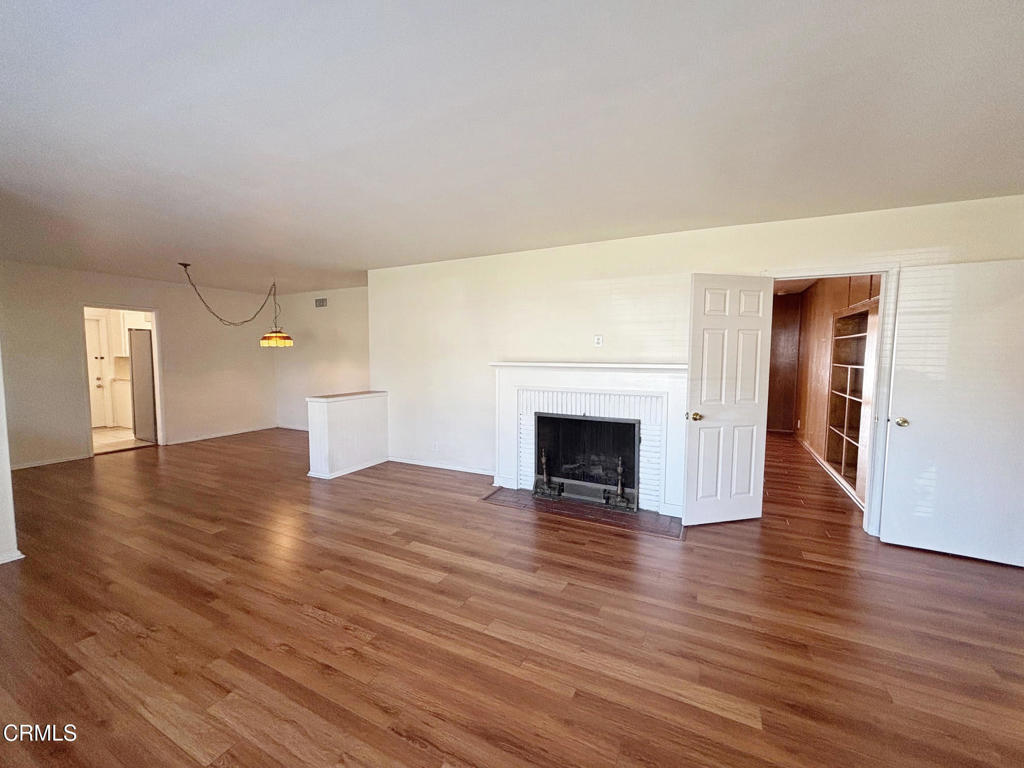210 W Woodruff Avenue